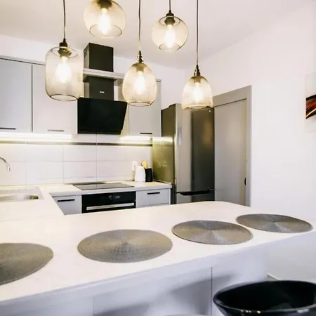 Luce & Toma Apartment *